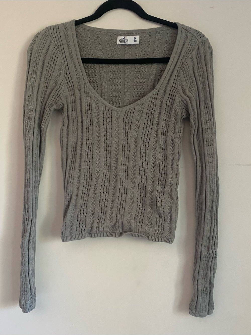 Hollister V-Neck Long Sleeve Sweater